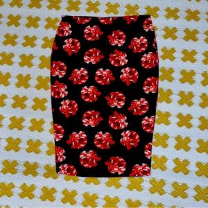 Vince Comuto rose 🌹 skirt size Small